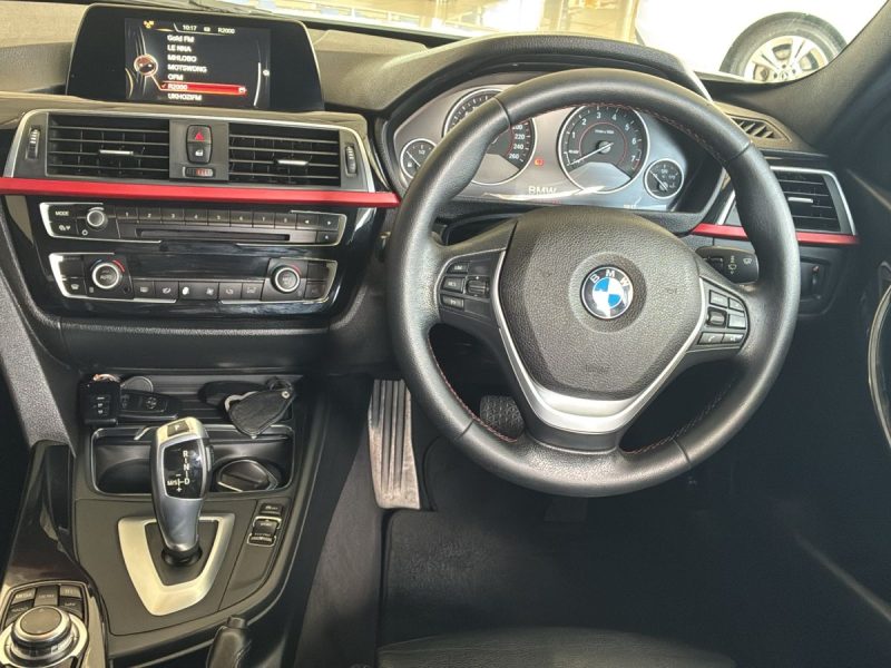 2018 BMW 320i MSport A/T (F30) - 139920km